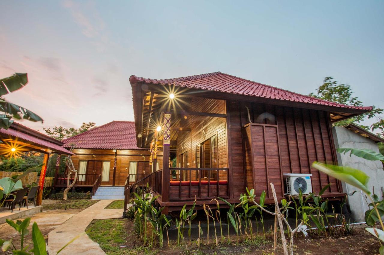 Uma Hostel Lembongan Buitenkant foto